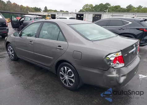 2005 Toyota Camry Xle z USA, uszkodzony, nr VIN 4T1BE30K55U986098